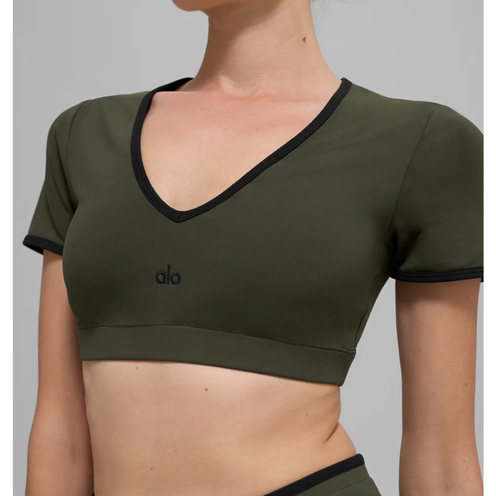 ALO Yoga Race Pace Short Sleeve